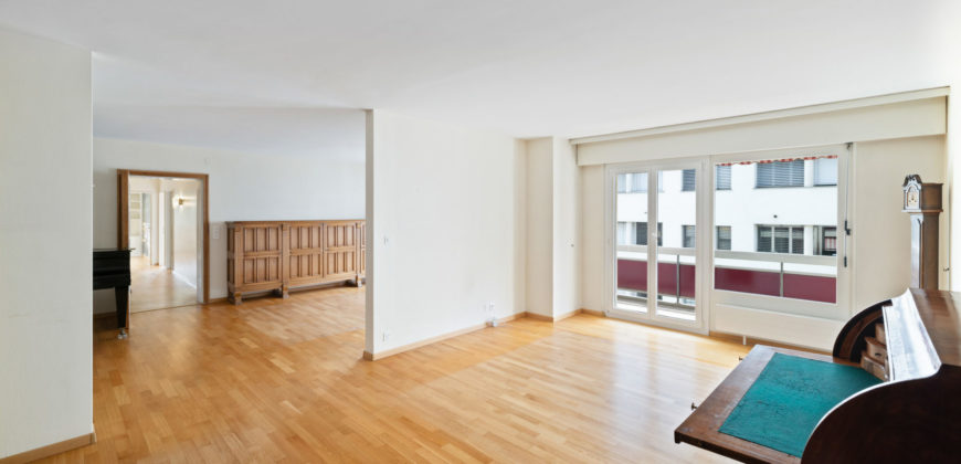 Spacieux et lumineux 4.5 pièces de 128 m² à deux pas de la gare de Sion !