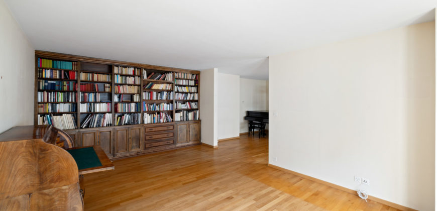 Spacieux et lumineux 4.5 pièces de 128 m² à deux pas de la gare de Sion !