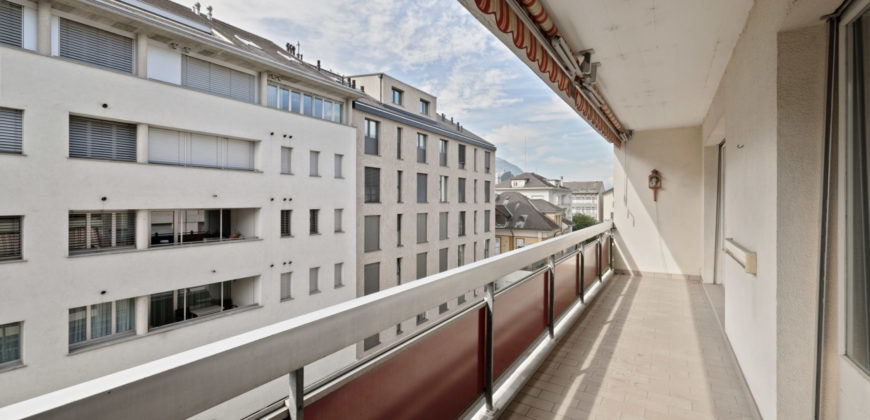 Spacieux et lumineux 4.5 pièces de 128 m² à deux pas de la gare de Sion !