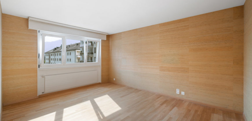 Spacieux et lumineux 4.5 pièces de 128 m² à deux pas de la gare de Sion !