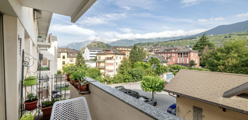 Appartement 8 pièces 1/2 de 224 m² à deux pas de la gare de Sion