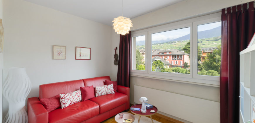 Appartement 8 pièces 1/2 de 224 m² à deux pas de la gare de Sion
