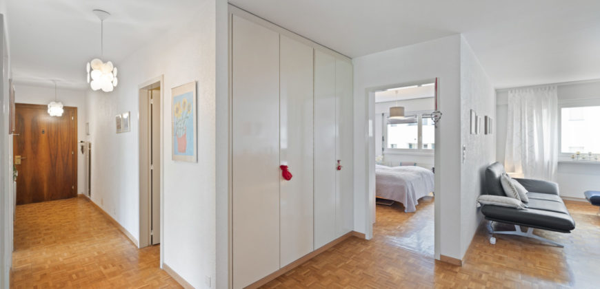 Appartement 8 pièces 1/2 de 224 m² à deux pas de la gare de Sion