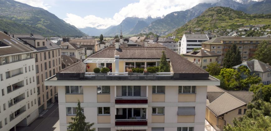 Spacieux et lumineux 4.5 pièces de 128 m² à deux pas de la gare de Sion !