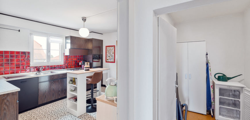 MAGNIFIQUE CORPS DE FERME COMPOSÉ DE 3 APPARTEMENTS ET DE 2 GRANGES