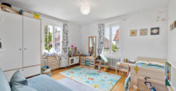 MAGNIFIQUE CORPS DE FERME COMPOSÉ DE 3 APPARTEMENTS ET DE 2 GRANGES