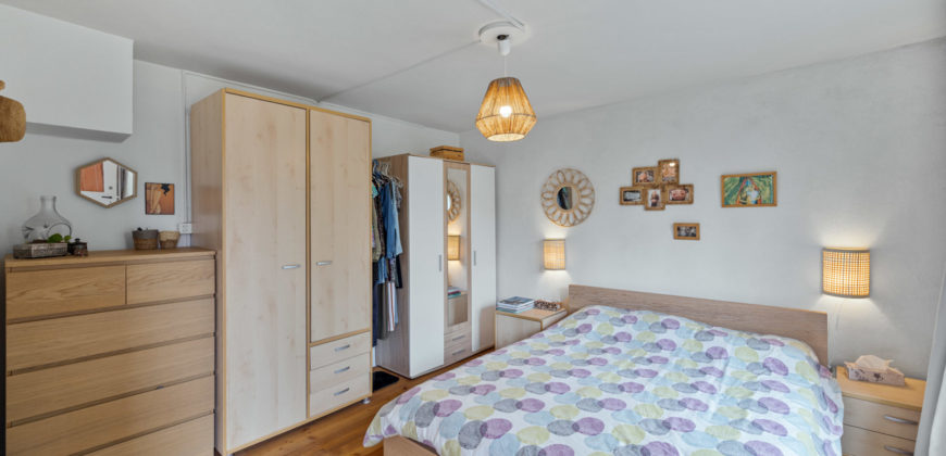 MAGNIFIQUE CORPS DE FERME COMPOSÉ DE 3 APPARTEMENTS ET DE 2 GRANGES