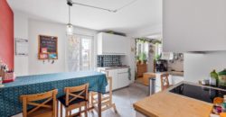 Corps de Ferme avec 3 appartements 2 granges et 3 garages fermés