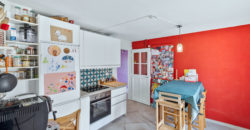 MAGNIFIQUE CORPS DE FERME COMPOSÉ DE 3 APPARTEMENTS ET DE 2 GRANGES