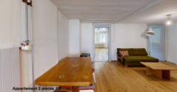 Corps de Ferme avec 3 appartements 2 granges et 3 garages fermés