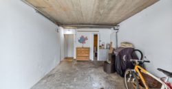 Corps de Ferme avec 3 appartements 2 granges et 3 garages fermés