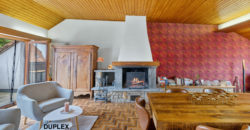 Corps de Ferme avec 3 appartements 2 granges et 3 garages fermés