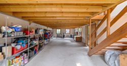 Corps de Ferme avec 3 appartements 2 granges et 3 garages fermés