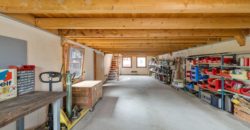 Corps de Ferme avec 3 appartements 2 granges et 3 garages fermés