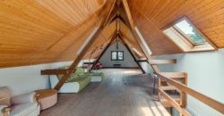 Corps de Ferme avec 3 appartements 2 granges et 3 garages fermés