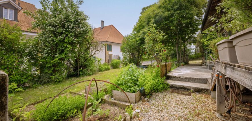 MAGNIFIQUE CORPS DE FERME COMPOSÉ DE 3 APPARTEMENTS ET DE 2 GRANGES