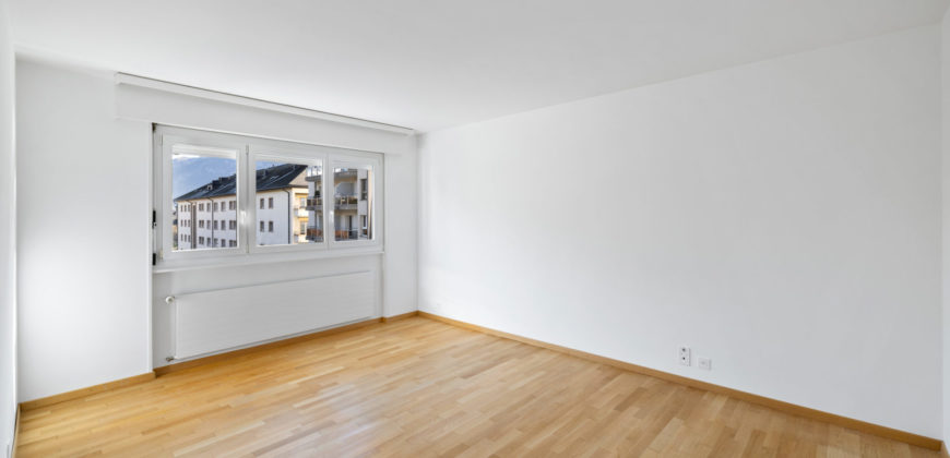 Spacieux et lumineux 4.5 pièces de 128 m² à deux pas de la gare de Sion !