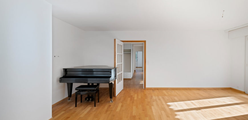 Spacieux et lumineux 4.5 pièces de 128 m² à deux pas de la gare de Sion !