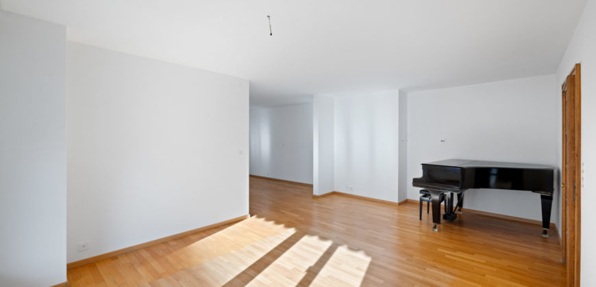 Spacieux et lumineux 4.5 pièces de 128 m² à deux pas de la gare de Sion !