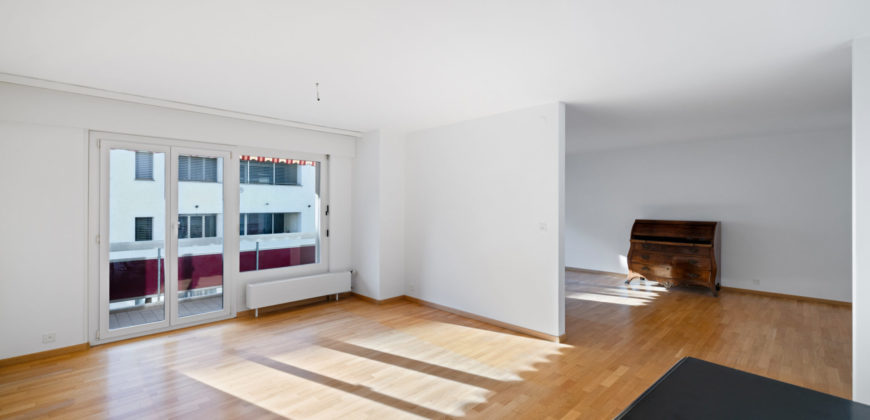 Spacieux et lumineux 4.5 pièces de 128 m² à deux pas de la gare de Sion !