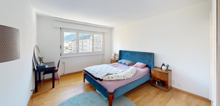 Spacieux et lumineux 4.5 pièces de 128 m² à deux pas de la gare de Sion !