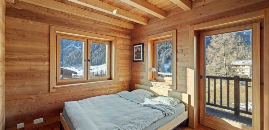 Un chalet d’exception en résidence secondaire, accessible aux acheteurs étrangers, à deux pas du centre du village d’Evolène.