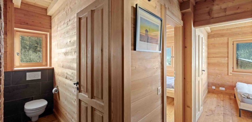 Un chalet d’exception en résidence secondaire, accessible aux acheteurs étrangers, à deux pas du centre du village d’Evolène.