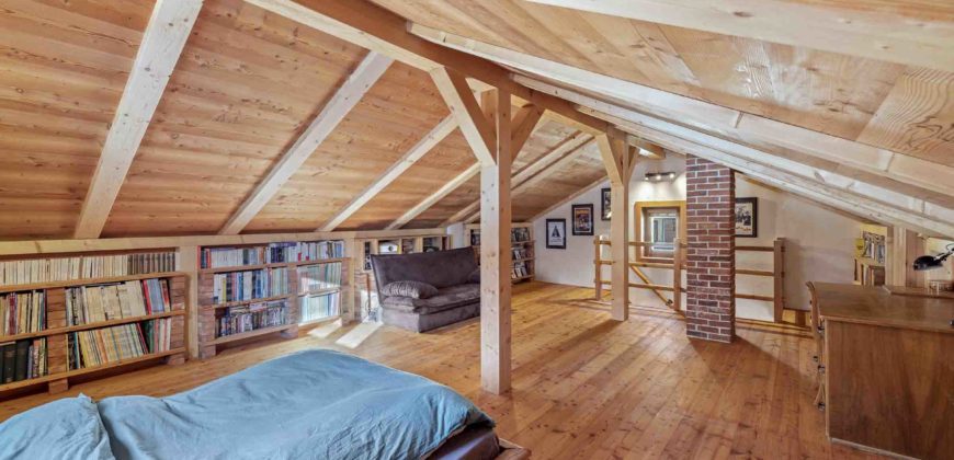 Un chalet d’exception en résidence secondaire, accessible aux acheteurs étrangers, à deux pas du centre du village d’Evolène.