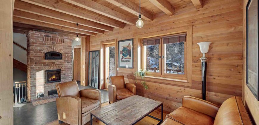 Un chalet d’exception en résidence secondaire, accessible aux acheteurs étrangers, à deux pas du centre du village d’Evolène.