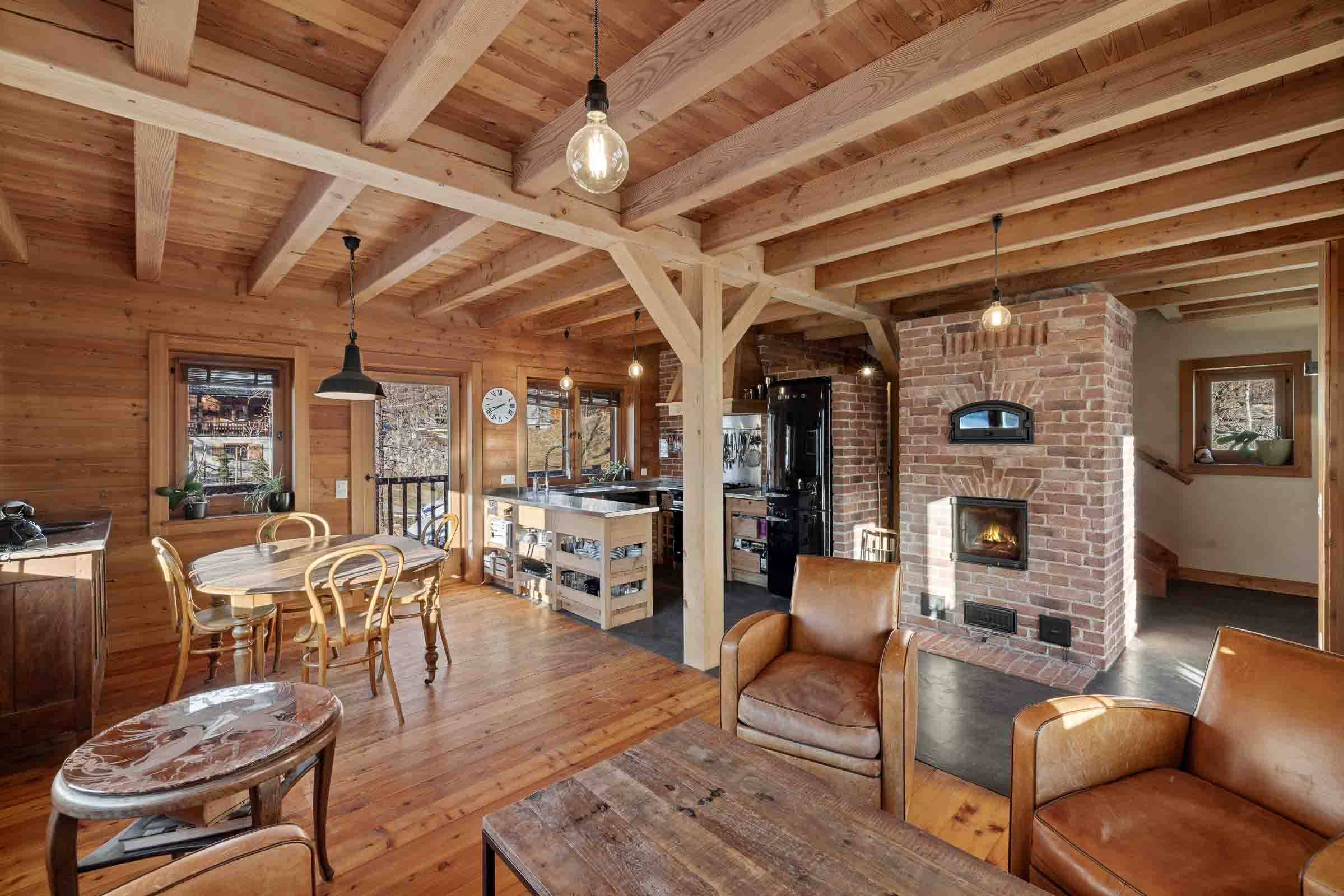 Un chalet d’exception en résidence secondaire, accessible aux acheteurs étrangers, à deux pas du centre du village d’Evolène.