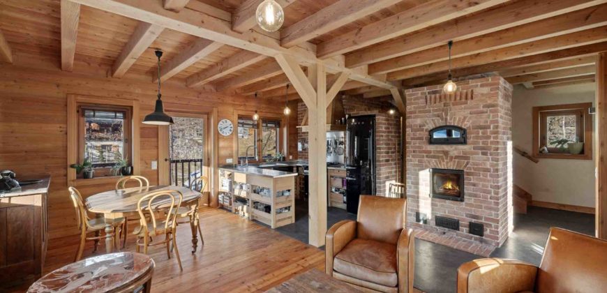 Un chalet d’exception en résidence secondaire, accessible aux acheteurs étrangers, à deux pas du centre du village d’Evolène.