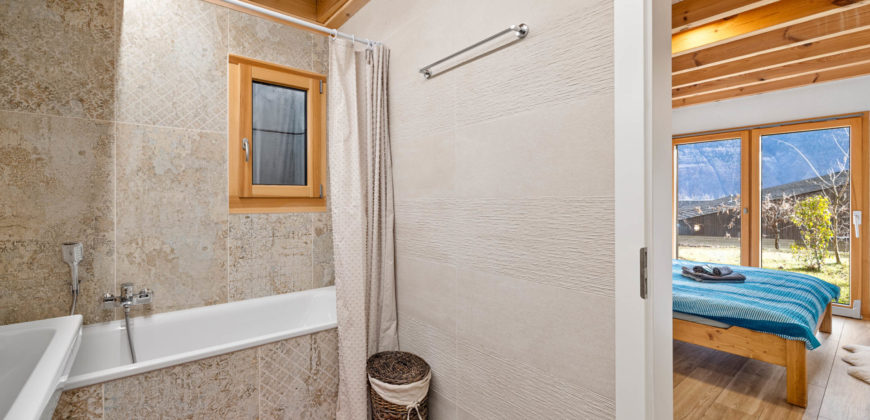 Charmante villa mitoyenne 3 pièces 1/2 de 110 m2 au coeur des vignes