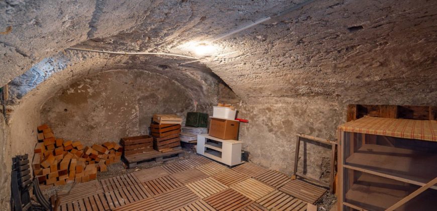 Charmante maison villageoise 5 pces 1/2 de 207 m2 nets avec son atelier au cœur du vieux village de Saxon