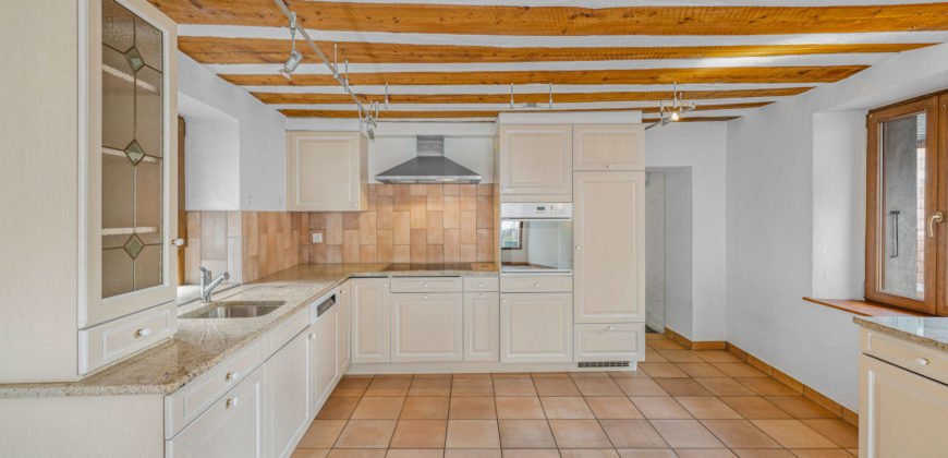 Charmante maison villageoise 5 pces 1/2 de 207 m2 nets avec son atelier au cœur du vieux village de Saxon