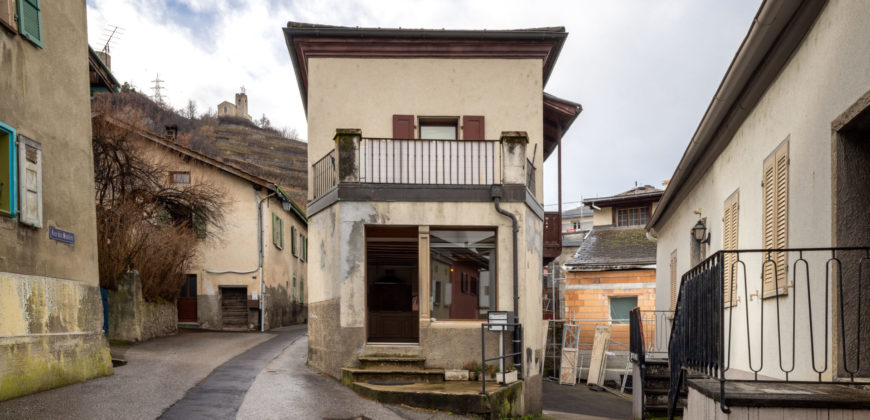 Charmante maison villageoise 5 pces 1/2 de 207 m2 nets avec son atelier au cœur du vieux village de Saxon