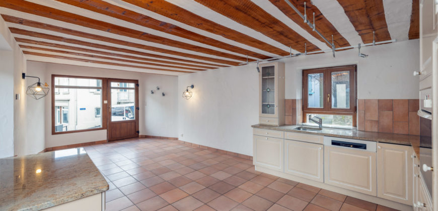 Charmante maison villageoise 5 pces 1/2 de 207 m2 nets avec son atelier au cœur du vieux village de Saxon