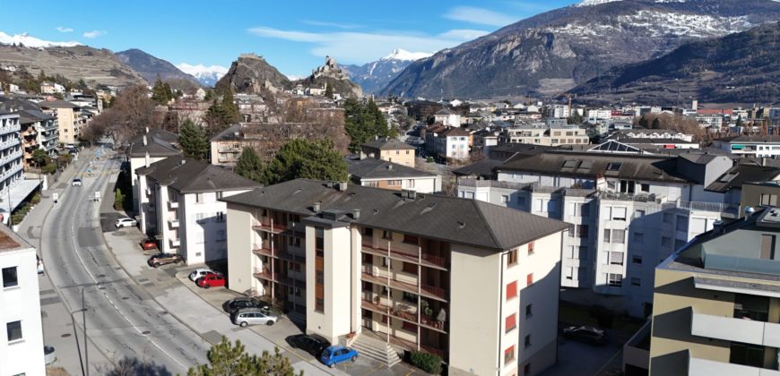 Charmant 3 pièces 1/2 entièrement rénové d’une surface de 83 m² bruts