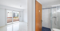 Lumineux appartement de 3,5 pièces rénové, offrant une surface brute de 79 m²