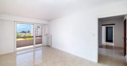 Lumineux appartement de 3,5 pièces rénové, offrant une surface brute de 79 m²