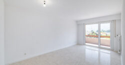 Lumineux appartement de 3,5 pièces rénové, offrant une surface brute de 79 m²