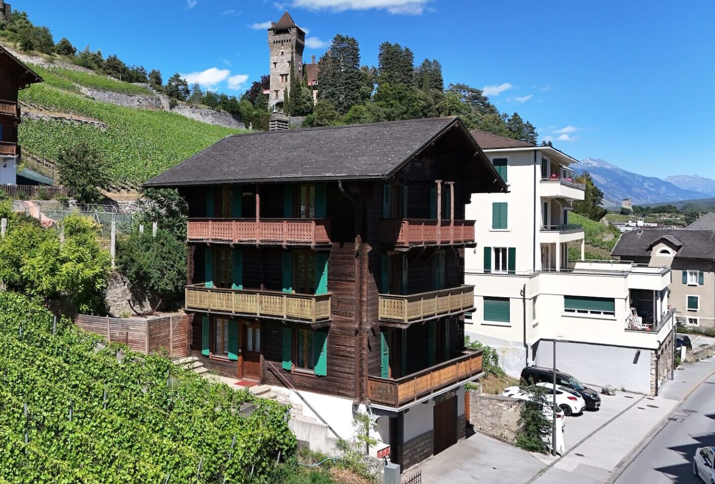 Petit immeuble locatif de 3 appartements et 1 studio personnalisable
