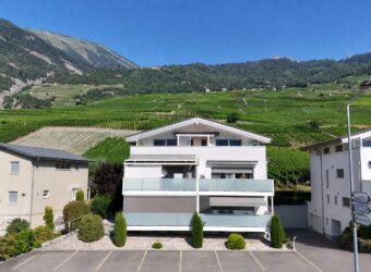 Spacieux attique de 4,5 pièces de 146 m2 bénéficiant d&rsquo;une vue imprenable sur les Alpes
