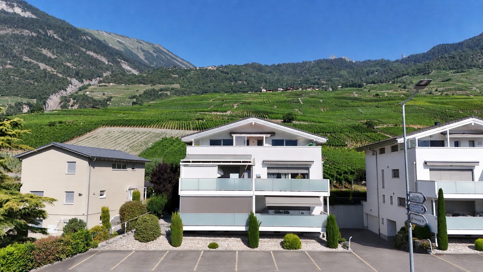 Spacieux attique de 4,5 pièces de 146 m2 bénéficiant d&rsquo;une vue imprenable sur les Alpes