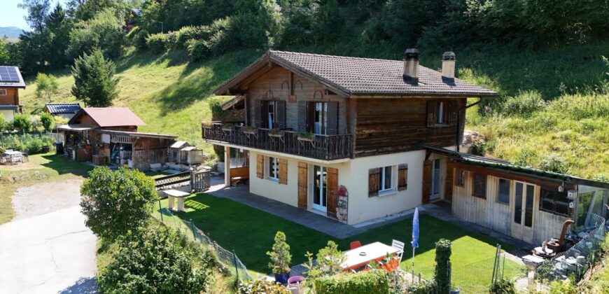 Maison individuelle 5 pièces ½ de 224 m2 nets sur parcelles de 1693 m2