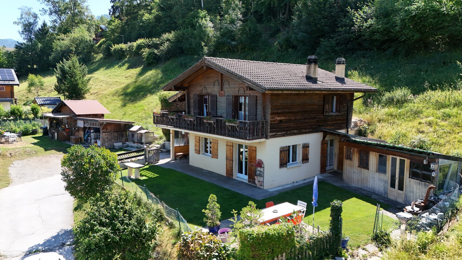Maison individuelle 5 pièces ½ de 224 m2 nets sur parcelles de 1693 m2