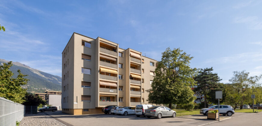 Spacieux attique 4 pièces 1/2 de 111 m2 bruts à Conthey