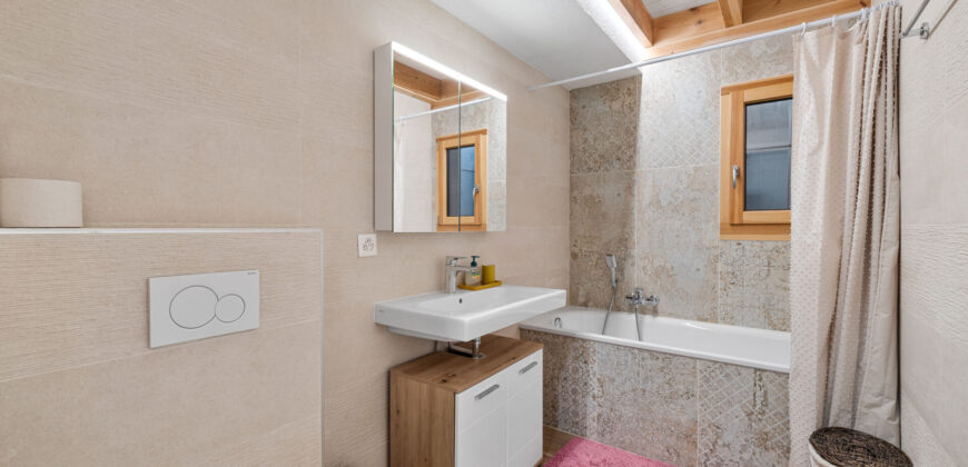 MAGNIFIQUE VILLA MITOYENNE 3 PCES ½ DE 110 M2 AU COEUR DES VIGNES À SAILLON